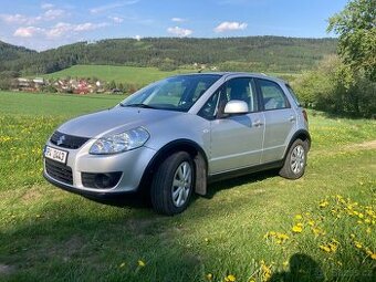 Suzuki SX4 1.5 - benzín
