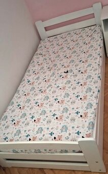 Krásná POSTEL s úložným prostorem, roštem a matrací 90 x 200