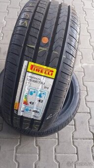 Prodám 2 x pneu Pirelli 224/45/17 Runflat