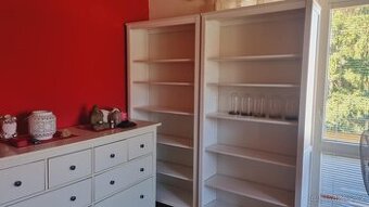 HEMNES 2 kusy - IKEA - knihovny bílé z masivu