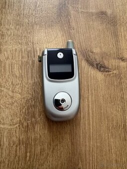 Motorola V220