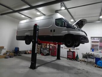 Dvousloupový zvedák BOR5000E 5000 KG NOVÝ NEPOUŽITÝ rv2025'