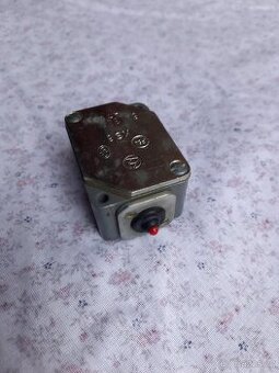 Koncový spínač 380V - 1