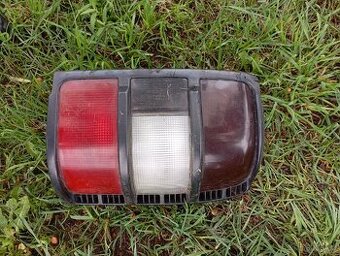 Mitsubishi Pajero II pravé zadní světlo