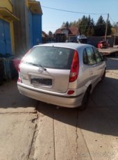 Nissan Almera Tino