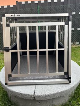 Klec pro psa do auta