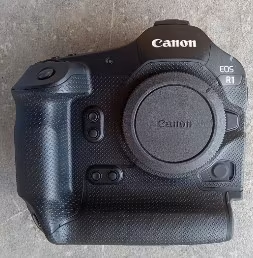 Canon EOS R1