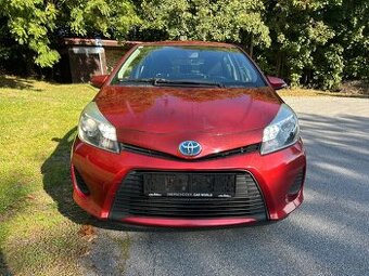 Toyota Yaris 1,5 Hybrid 55 KW r.v. 2012 Automat
