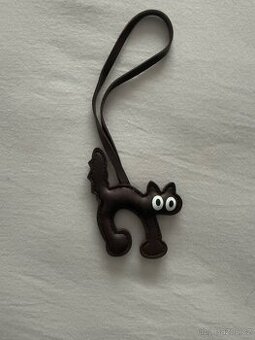 Přívěšek kočka tmavě hnědý