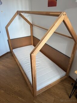 Montessori postel domeček