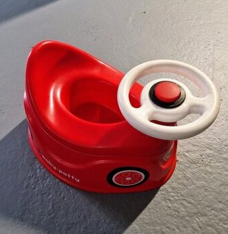 červený nočník s volantem