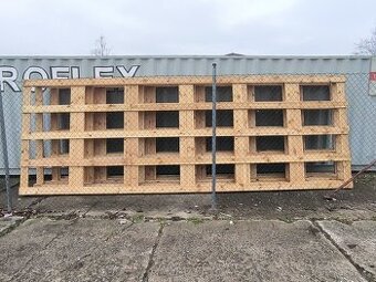 Dřevěné palety – 6030 x 2110 mm