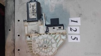 Řídící jednotka dveří a motor stahovačky Octavia