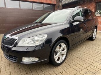 ŠKODA OCTAVIA 2 / 1.4 TSI / DSG / XENON / KŮŽE / NAVI / TOP