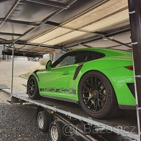 Krytý autopřepravník