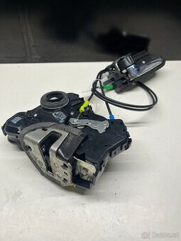 //Zámky Toyota Avensis T25 LP,LZ,PP,PZ,Kufr //