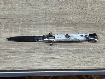 Starý vystřelovací nůž