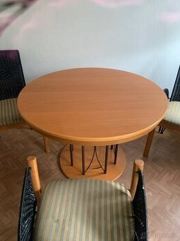Prodám jídelní stůl průměr 105 lze roztáhnout - TOP