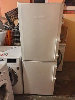 Kom. Lednice Liebherr se zárukou