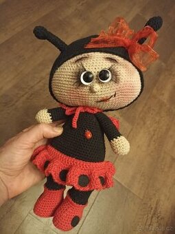 Ručně háčkovaná beruška