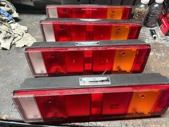 Zadní Světla komcová