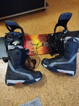 Snowboard značky morrow s vázáním+ boty hrad 42,5