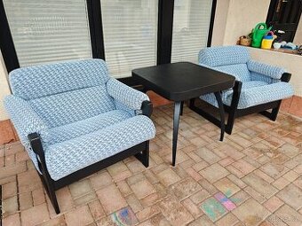 Retro křesla a stolek ze 70. let v krásném stavu