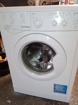 pračka Indesit, úzká 43cm od zdi,6kg, A+++