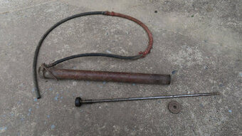 Škoda dobová pumpička