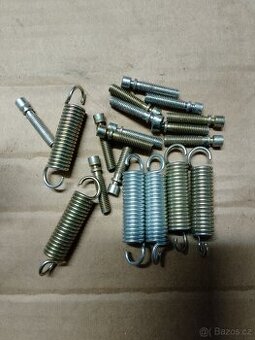 Škoda 120LS 120GLS pružinky šroubky světel