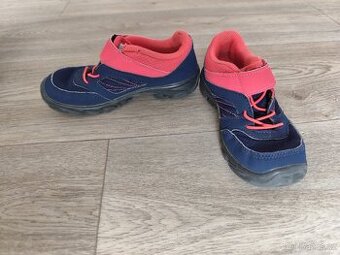 Dívčí trekové boty Quechua vel 31