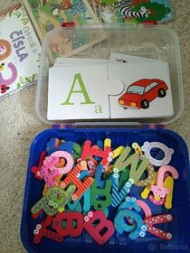 Písmenka magnetky + obrázková abeceda puzzle