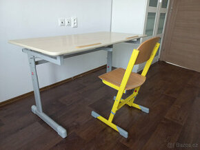 Rostucí židle a rostoucí psací stůl