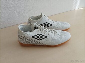 Sálovky značky Umbro  42