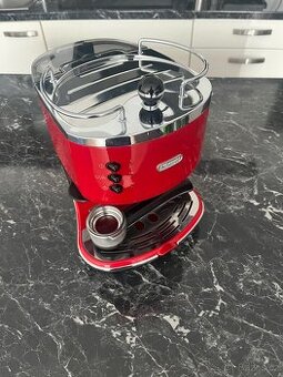 Pákový kávovar DeLonghi Icona