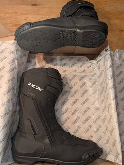 Moto boty TCX S-TR1 černé vel. 46 za 1/2 cenu
