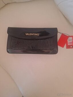 AKCE - Luxusní černá lakovaná kabelka Valentino