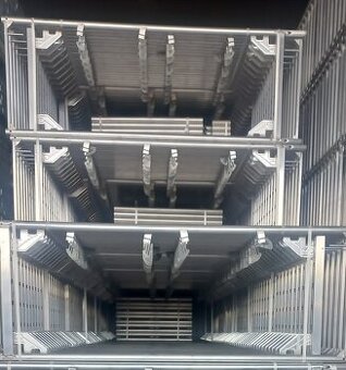 Lešení BAUMANN hliník 200m2 - 1