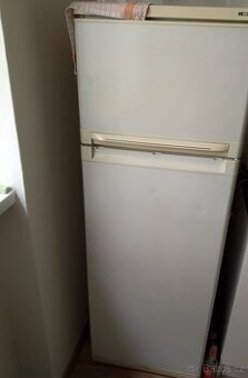 Docela stará lednička ale funkční důvod prodeje stěhuju se