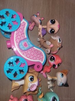 LPS little pet shop zvířátka 15 kusů i kočárek pěkný stav