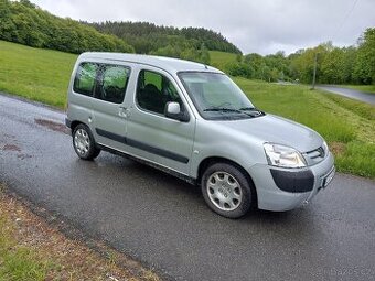 PEUGEOT Partner-M1.