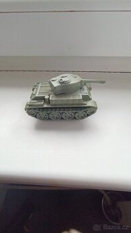 Malý plastový tank