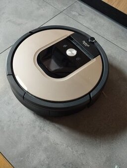 Robotický vysavač iRobot Roomba 900