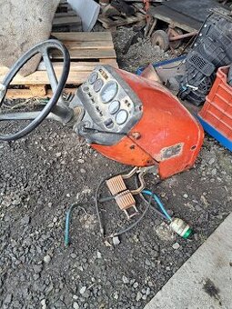 Zetor uřI 5211-7745 pristrojovka
