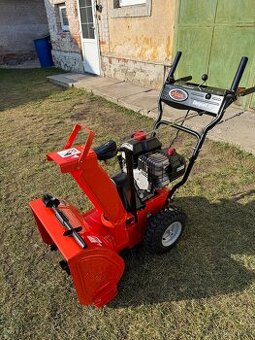 Sněhová fréza s motorem B&S 900