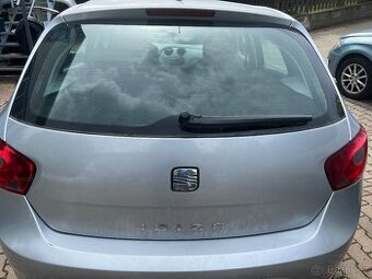 Páté dveře na Seat Ibiza r. 2008 - 2015 stříbrné