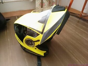 Moto přilba výklopná
