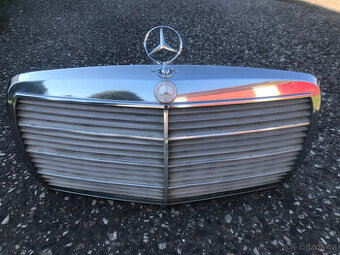 Mercedes-Benz W123 maska