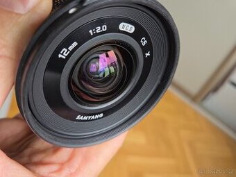 Samyang 12mm F2.0 Fuji X černý