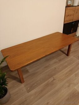 Konferenční stůl -- Masiv